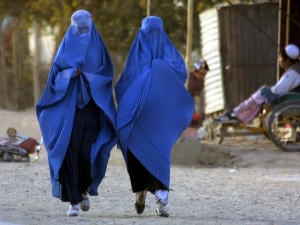 Des femmes afghanes dans une rue de Kaboul. Des femmes afghanes dans une rue de Kaboul.