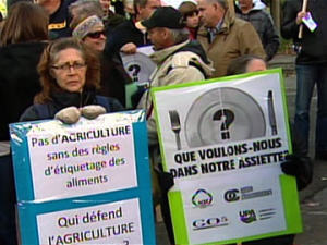 Les agriculteurs manifestent en ville Les agriculteurs manifestent en ville