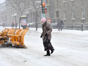 Déneigement sur le plateau Mont-Royal (archives) Déneigement sur le plateau Mont-Royal (archives)