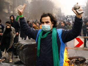Un militant de l'opposition à Téhéran. Un militant de l'opposition à Téhéran.