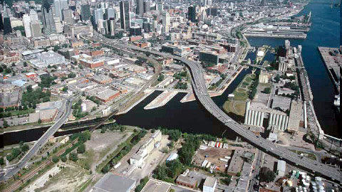 L'autoroute Bonaventure. L'autoroute Bonaventure.