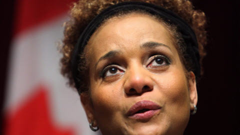La gouverneure générale Michaëlle Jean au lendemain du séisme qui a dévasté son pays d'origine La gouverneure générale Michaëlle Jean au lendemain du séisme qui a dévasté son pays d'origine