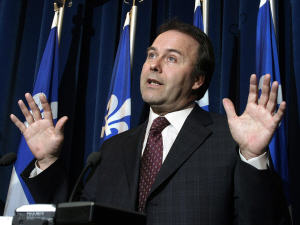 Marc Bellemare, lors de sa démission à titre de ministre, en avril 2004 à Québec Marc Bellemare, lors de sa démission à titre de ministre, en avril 2004 à Québec