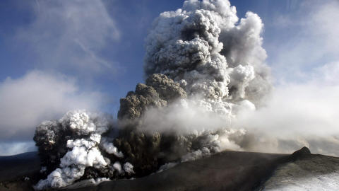 Volcan Eyjafjoll en avril 2010. Volcan Eyjafjoll en avril 2010.