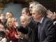 Le premier ministre Charest a été applaudi par ses députés lors du débat. Le premier ministre Charest a été applaudi par ses députés lors du débat.