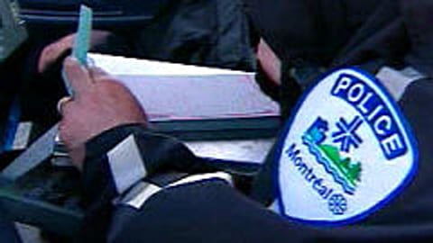 Le Service de police de la ville de Montréal (SPVM) veut équiper ses agents d'un dispositif GPS Le Service de police de la ville de Montréal (SPVM) veut équiper ses agents d'un dispositif GPS