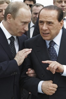 Vladimir Poutine et Silvio Berlusconi (archives) Vladimir Poutine et Silvio Berlusconi (archives)