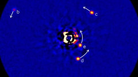 HR 8799 et ses quatre planètes HR 8799 et ses quatre planètes