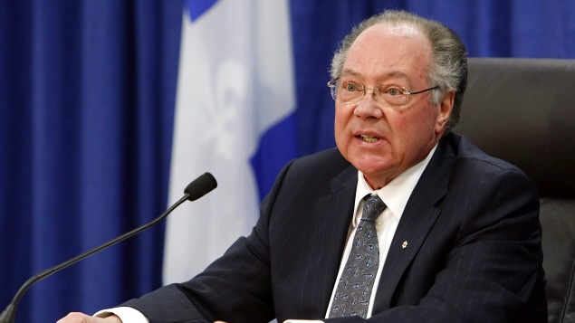 Le commissaire Michel Bastarache commentant son rapport, le 19 janvier 2011. Le commissaire Michel Bastarache commentant son rapport, le 19 janvier 2011.