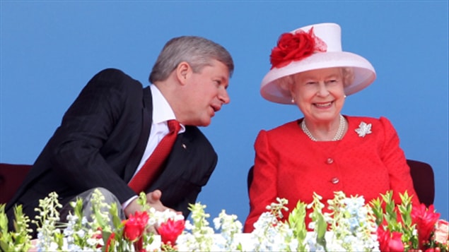 Stephen Harper et Elizabeth II Stephen Harper et Elizabeth II