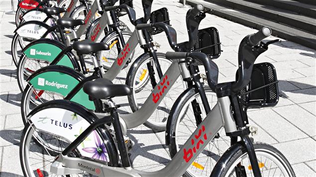 Les Bixis de la saison 2011 auront des panneaux publicitaires sur la roue arrière. Les Bixis de la saison 2011 auront des panneaux publicitaires sur la roue arrière.