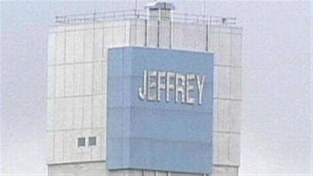 La mine Jeffrey à Asbestos (archives) La mine Jeffrey à Asbestos (archives)