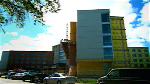 La construction du CHSLD de Saint-Lambert s'est effectuée en mode PPP. La construction du CHSLD de Saint-Lambert s'est effectuée en mode PPP.