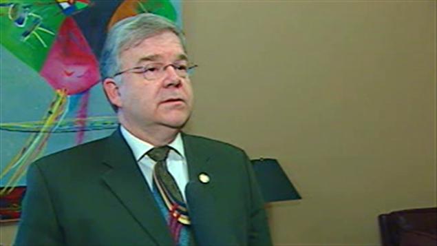 Le ministre Pierre Corbeil Le ministre Pierre Corbeil