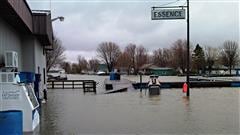 La marina Fortin à Saint-Paul-de-l'Île-aux-Noix, en Montérégie, est endommagée par l'eau. La marina Fortin à Saint-Paul-de-l'Île-aux-Noix, en Montérégie, est endommagée par l'eau.