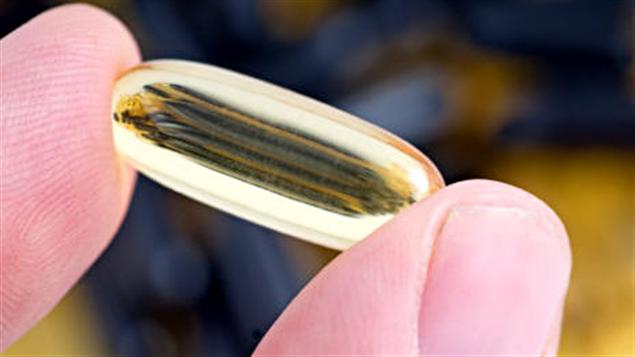 Une capsule d'oméga-3 Une capsule d'oméga-3