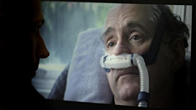 Image du documentaire «Right To Die?» sur le suicide assisté. On y voit l'Américain Craig Ewert, 59 ans. Cet homme, qui souffrait d'une maladie cérébrale dégénérative, a mis fin à ses jours en 2006 dans une clinique de Zurich. Image du documentaire «Right To Die?» sur le suicide assisté. On y voit l'Américain Craig Ewert, 59 ans. Cet homme, qui souffrait d'une maladie cérébrale dégénérative, a mis fin à ses jours en 2006 dans une clinique de Zurich.