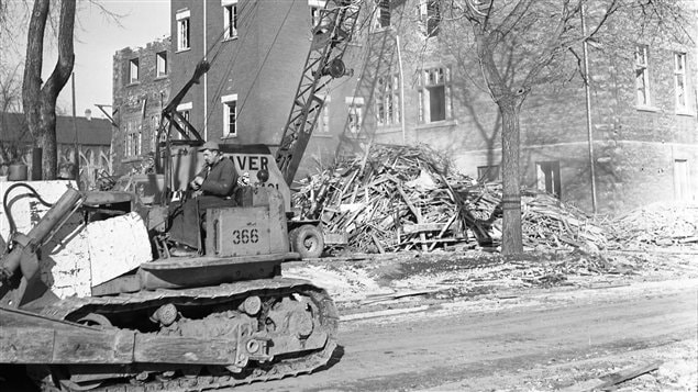 Terrains de Radio-Canada et démolition des dernières maisons ( 11 Décembre 1963 ) Terrains de Radio-Canada et démolition des dernières maisons ( 11 Décembre 1963 )