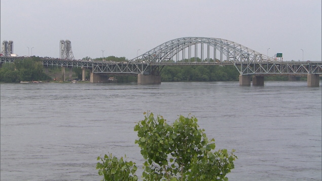 Le pont Honoré-Mercier Le pont Honoré-Mercier