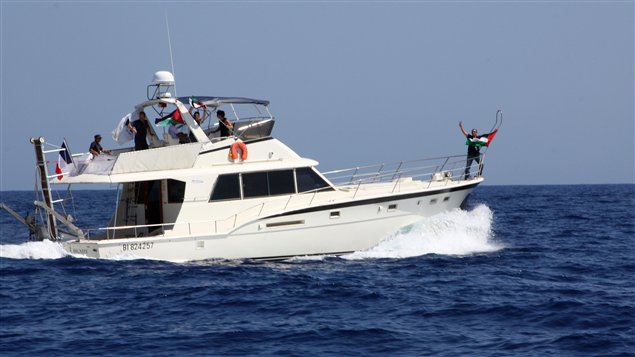 Le bateau français Dignity – Al Karama dans la méditerranée, le 25 juin, s'apprête à rejoindre les autres navires de la flottille. Le bateau français Dignity – Al Karama dans la méditerranée, le 25 juin, s'apprête à rejoindre les autres navires de la flottille.