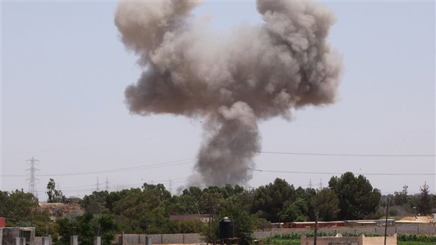Frappes de l'OTAN à Tripoli Frappes de l'OTAN à Tripoli