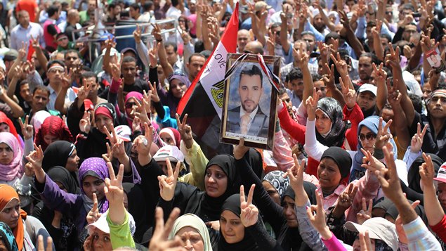 Des manifestations pour des réformes politiques sur la place Tahrir, au Caire (1er juillet 2011) Des manifestations pour des réformes politiques sur la place Tahrir, au Caire (1er juillet 2011)