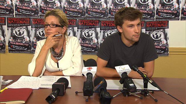 Des membres de l'ASSÉ en conférence de presse Des membres de l'ASSÉ en conférence de presse