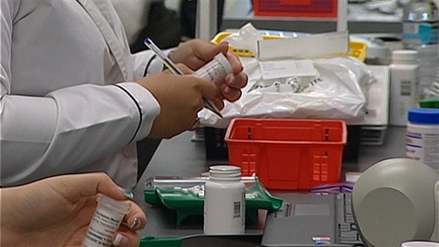 Des pharmaciennes au travail Des pharmaciennes au travail