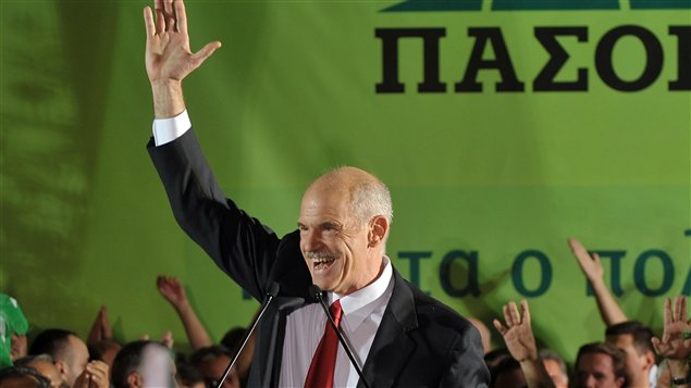 Le premier ministre grec, Georges Papandréou, lors de sa victoire aux élections de 2009. Le premier ministre grec, Georges Papandréou, lors de sa victoire aux élections de 2009.