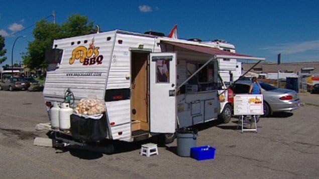 Calgary veut autorisé les cantines mobiles dans les rues de la ville. Calgary veut autorisé les cantines mobiles dans les rues de la ville.
