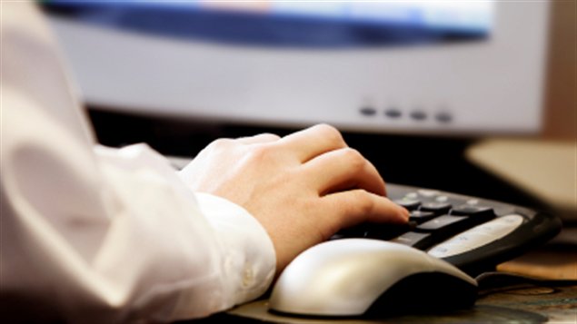 Un clavier d'ordinateur Un clavier d'ordinateur