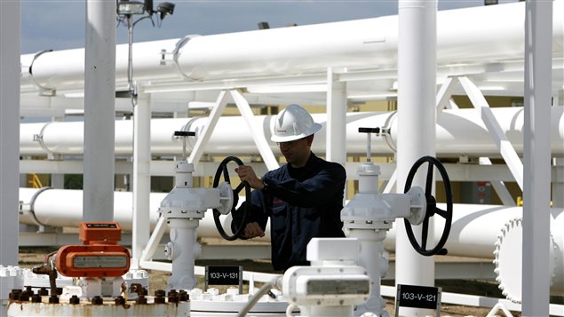 Installations pétrolières en Alberta. Installations pétrolières en Alberta.