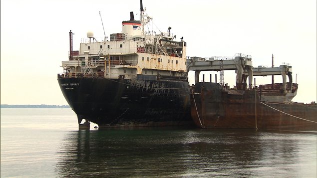 Le Kathryn Spirit, un cargo en fin de vie de 154 mètres, sur les berges du lac Saint-Louis, à Beauharnois. Le Kathryn Spirit, un cargo en fin de vie de 154 mètres, sur les berges du lac Saint-Louis, à Beauharnois.