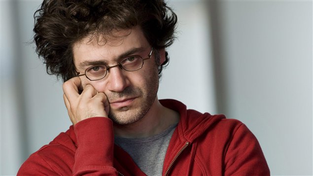 Le dramaturge Wajdi Mouawad est finaliste à un prix littéraire du gouverneur général pour sa pièce Journée de noces chez les Cromagnons. Le dramaturge Wajdi Mouawad est finaliste à un prix littéraire du gouverneur général pour sa pièce Journée de noces chez les Cromagnons.