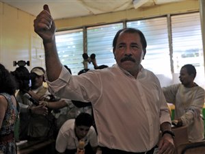 Daniel Ortega, los du vote, dimanche, à Managua