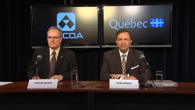 Le président d'Alcoa Canada, Pierre Morin, et le ministre du Développement économique, Sam Hamad, à Montréal Le président d'Alcoa Canada, Pierre Morin, et le ministre du Développement économique, Sam Hamad, à Montréal