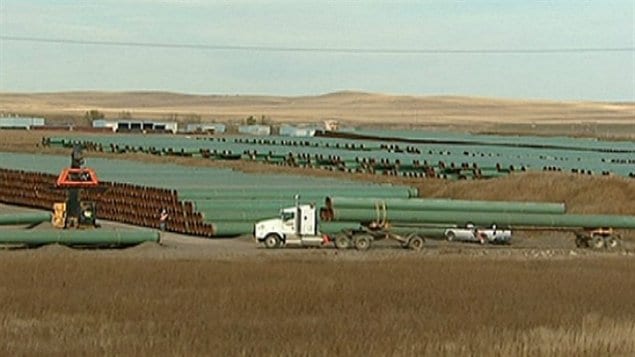 Des tuyaux du projet pipeline Keystone XL de TransCanada sont empilés près de Gascoyne, au Dakota du Nord. Des tuyaux du projet pipeline Keystone XL de TransCanada sont empilés près de Gascoyne, au Dakota du Nord.