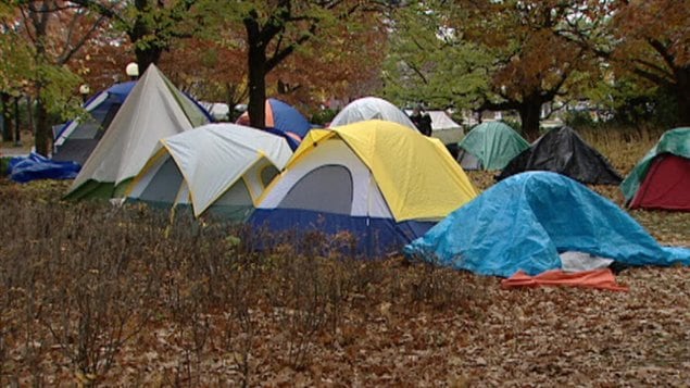 Les indignés d'Ottawa ont l'intention de passer l'hiver dans le parc de la Confédération. Les indignés d'Ottawa ont l'intention de passer l'hiver dans le parc de la Confédération.