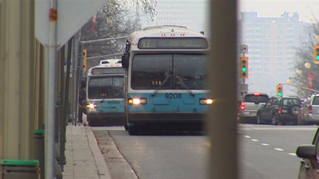 Des autobus de la STO Des autobus de la STO