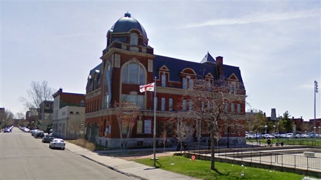 La bibliothèque Georges-Vanier La bibliothèque Georges-Vanier