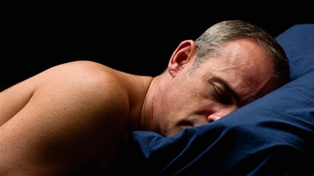 Un homme au lit Un homme au lit