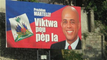 Panneau publicitaire de Martelly lors de la campagne présidentielle hiver 2011. Panneau publicitaire de Martelly lors de la campagne présidentielle hiver 2011.
