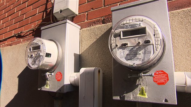 Les nouveaux compteurs dits « intelligents » d'Hydro-Québec. Les nouveaux compteurs dits « intelligents » d'Hydro-Québec.