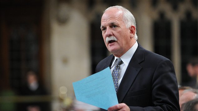 Le ministre de la Sécurité publique, Vic Toews Le ministre de la Sécurité publique, Vic Toews