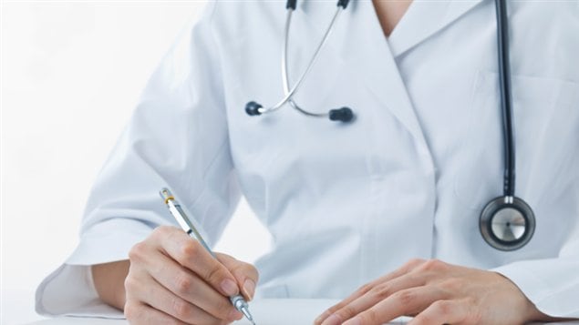 Médecin avec stétoscope Médecin avec stétoscope