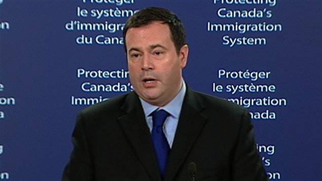 Le ministre fédéral de l'Immigration, Jason Keney Le ministre fédéral de l'Immigration, Jason Keney