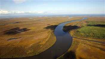 La rivière Athabasca près de la communauté albertaine de Fort Chipewyan La rivière Athabasca près de la communauté albertaine de Fort Chipewyan