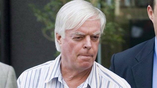 Le fraudeur montréalais fraudeur montréalais Earl Jones (archives). Le fraudeur montréalais fraudeur montréalais Earl Jones (archives).