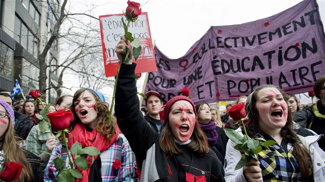 Manifestation étudiante au centre-ville de Montréal le 8 mars. Manifestation étudiante au centre-ville de Montréal le 8 mars.