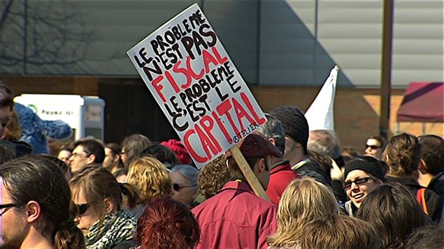 Manifestation familiale en appui au mouvement étudiant à Québec Manifestation familiale en appui au mouvement étudiant à Québec
